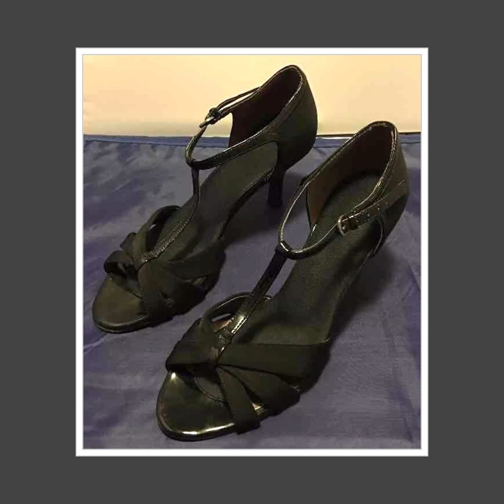 NATURALIZER Evening Sandals / Black Strappy Heels